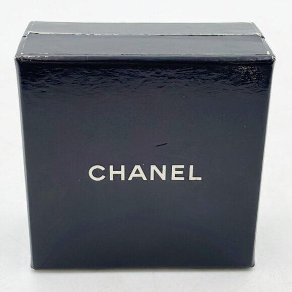 Chanel #278 Genuine CC CHANEL Round LOGO Bottle Cap earring - Picture 6 of 6